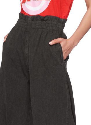 Detail View - Click To Enlarge - TOPSHOP - Smocked waist denim culottes