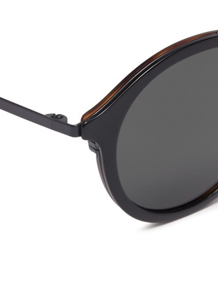 Detail View - Click To Enlarge - TOMAS MAIER - Metal temple layered acetate round aviator sunglasses