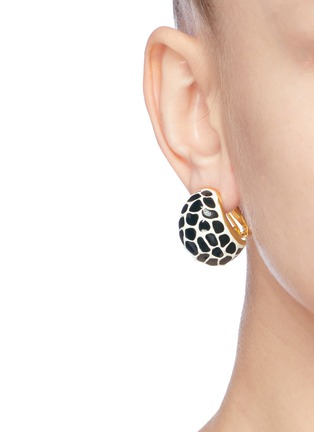 Figure View - Click To Enlarge - KENNETH JAY LANE - Giraffe print enamel clip earrings