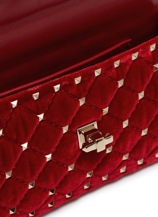 Detail View - Click To Enlarge - VALENTINO GARAVANI - Valentino Garavani 'Rockstud Spike' small quilted velvet crossbody bag