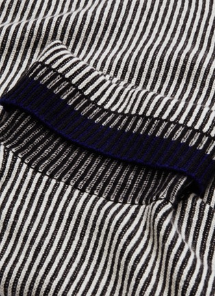  - THEORY - Colourblocked collar stripe oversized cashmere sweater