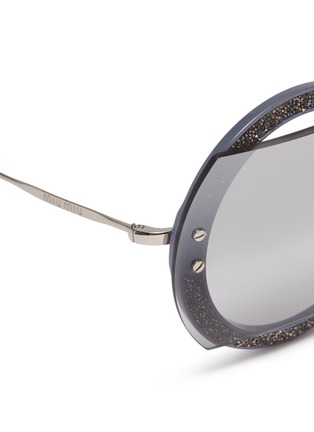 Detail View - Click To Enlarge - MIU MIU - 'Reveal' metal temple mirror cutout glitter acetate round sunglasses