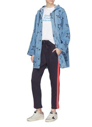 Figure View - Click To Enlarge - ÊTRE CÉCILE - Star embroidered oversized hooded denim parka