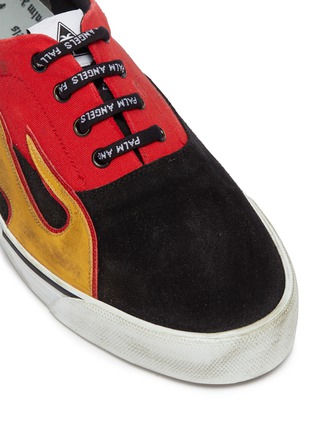 Detail View - Click To Enlarge - PALM ANGELS - 'Distressed Flames' leather patch colourblock sneakers