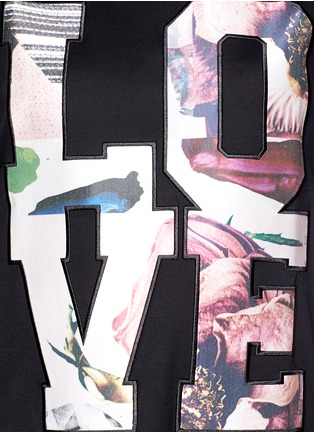 Detail View - Click To Enlarge - MO&CO. EDITION 10 - Love patch print T-shirt