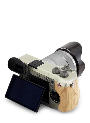 Detail View - Click To Enlarge - HASSELBLAD - Lunar - interchangeable lens camera