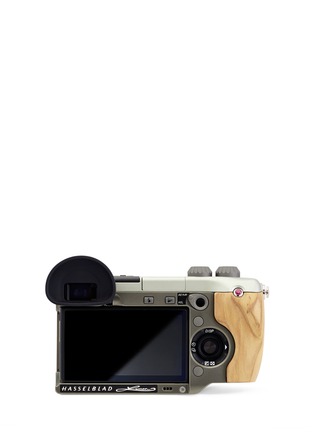 Back View - Click To Enlarge - HASSELBLAD - Lunar - interchangeable lens camera