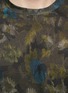 Detail View - Click To Enlarge - VALENTINO GARAVANI - Floral camouflage print T-shirt
