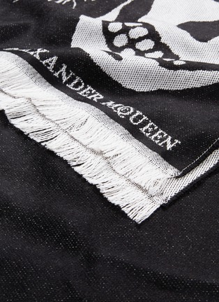 Detail View - Click To Enlarge - ALEXANDER MCQUEEN - Oversized Skull and Feather wool scarf