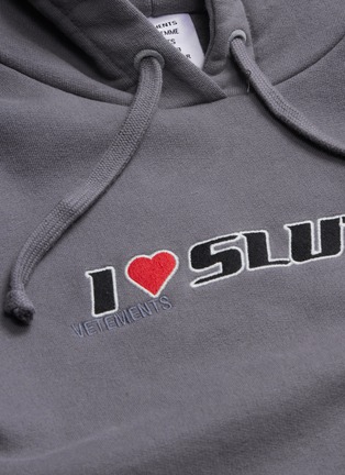  - VETEMENTS - Slogan graphic embroidered unisex hoodie