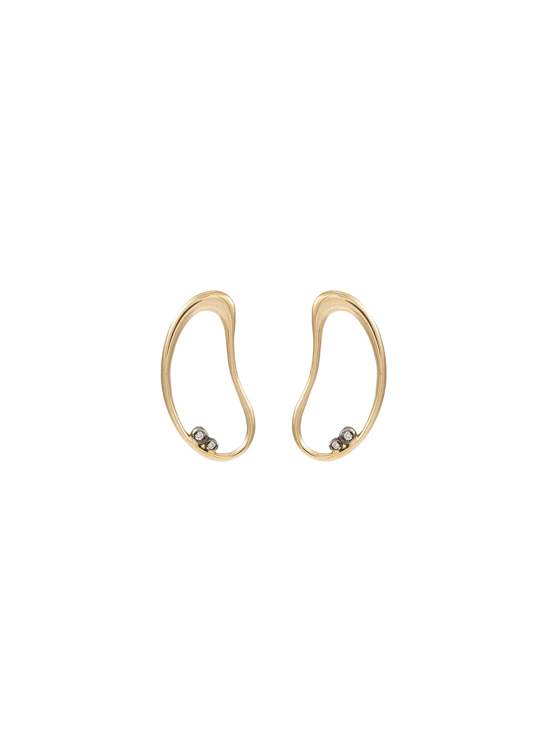 gold wavy hoop earrings