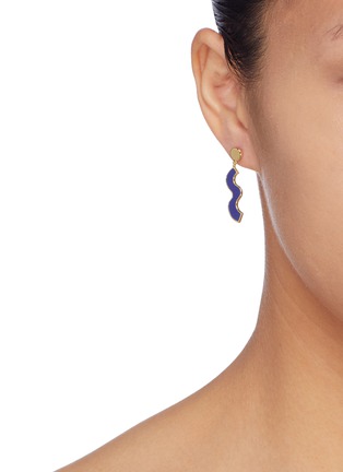 Figure View - Click To Enlarge - OOAK - Wavy drop earrings