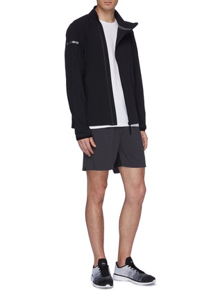 Figure View - Click To Enlarge - ISAORA - 'V.3' reflective stripe mesh inseam track shorts