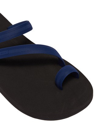 Detail View - Click To Enlarge - DANWARD - Toe ring strappy flip flops