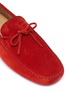 Detail View - Click To Enlarge - TOD’S - 'Gommino' tie suede driving shoes