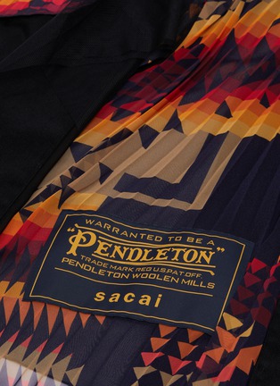 Detail View - Click To Enlarge - SACAI - x Pendleton graphic print panelled pleated skirt