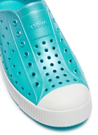 Detail View - Click To Enlarge - NATIVE  - 'Jefferson Iridescent' perforated kids slip-on sneakers