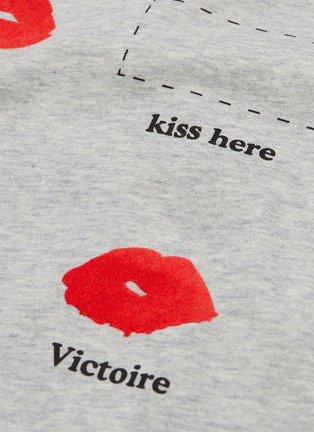  - ÊTRE CÉCILE - 'Kiss Grid' slogan graphic print oversized T-shirt