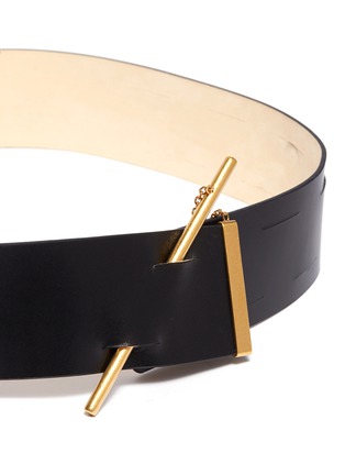 Detail View - Click To Enlarge - POIRET - Metal chained pin leather belt