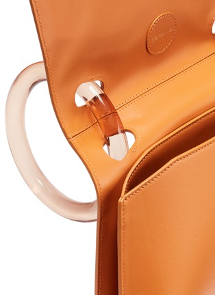 Detail View - Click To Enlarge - ROKSANDA - 'Neneh' wood acrylic ring handle leather bag