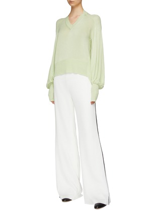 Figure View - Click To Enlarge - MAISON FLANEUR - Blouson sleeve high-low V-neck sweater