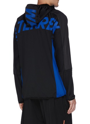Back View - Click To Enlarge - ADIDAS BY WHITE MOUNTAINEERING - 'Terrex' slogan print colourblock outseam hooded jacket