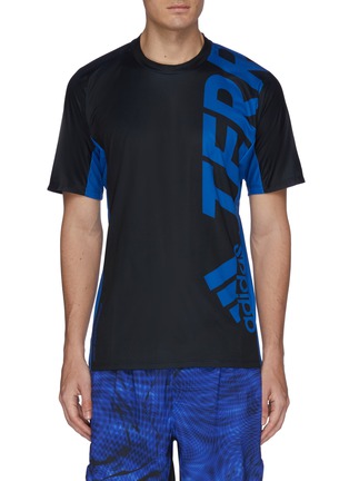 Main View - Click To Enlarge - ADIDAS BY WHITE MOUNTAINEERING - 'Terrex' logo print stripe outseam T-shirt