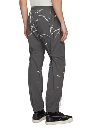 Back View - Click To Enlarge - OAKLEY BY SAMUEL ROSS - 'Tree' print button knee jogging pants