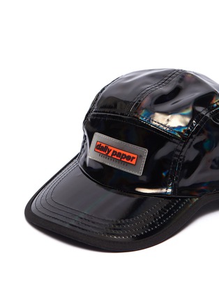 Detail View - Click To Enlarge - DAILY PAPER - 'Holographic Finesse' logo patch baseball cap