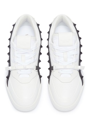 Detail View - Click To Enlarge - VALENTINO GARAVANI - Rockstud contrast strap leather sneakers