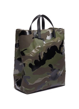 Detail View - Click To Enlarge - VALENTINO GARAVANI - Logo patch camouflage print tote bag