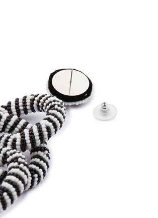 Detail View - Click To Enlarge - KENNETH JAY LANE - Interlocking seed bead hoop drop earrings