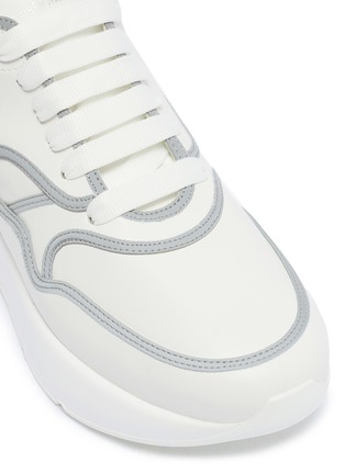 Detail View - Click To Enlarge - ALEXANDER MCQUEEN - 'Oversized Runner' in leather with contrast trim