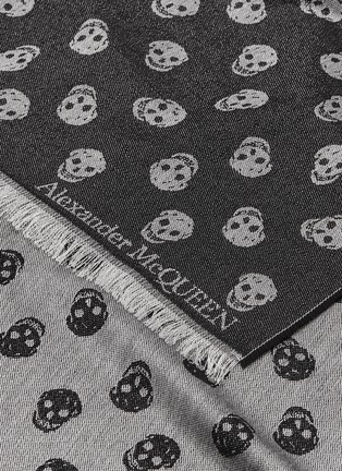 Detail View - Click To Enlarge - ALEXANDER MCQUEEN - All Over Skull wool-silk scarf