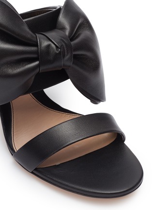 Detail View - Click To Enlarge - ALEXANDER MCQUEEN - Oversized bow band leather sandals