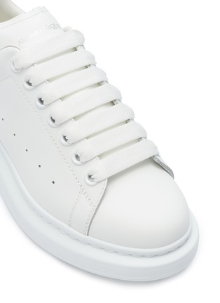 Detail View - Click To Enlarge - ALEXANDER MCQUEEN - 'Oversized Sneaker' in leather with strass collar