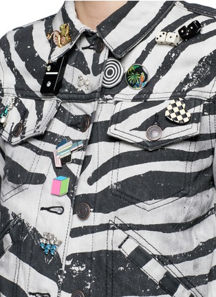 Detail View - Click To Enlarge - MARC JACOBS - Embellished zebra print shrunken denim jacket