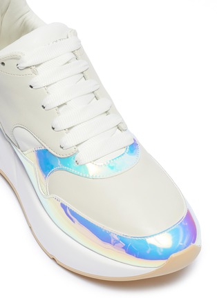 Detail View - Click To Enlarge - ALEXANDER MCQUEEN - 'Oversized Runner' in holographic panel leather