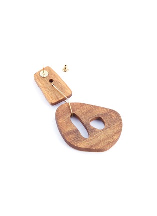 Detail View - Click To Enlarge - ROKSANDA - Cutout wood drop earrings