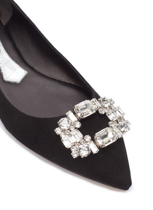 Detail View - Click To Enlarge - MAGRIT - Jewelled brooch suede skimmer flats