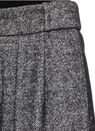 Detail View - Click To Enlarge - COMME MOI - Chevron pleat wool pants