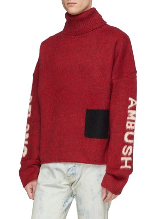 Front View - Click To Enlarge - AMBUSH - Patch pocket slogan logo intarsia turtleneck sweater