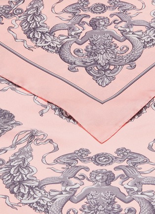 Detail View - Click To Enlarge - GUCCI - 'Lady Kingdom' motif print silk twill scarf