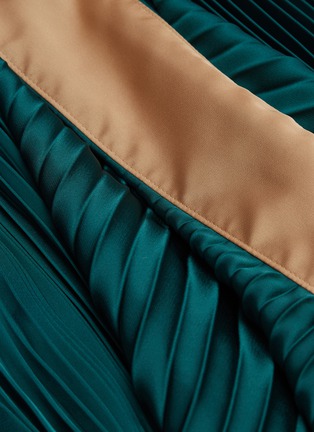 Detail View - Click To Enlarge - SACAI - Drape panel pleated colourblock skirt