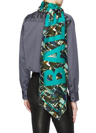 Figure View - Click To Enlarge - BALENCIAGA - Logo abstract graphic print silk twill scarf
