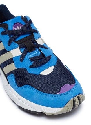 Detail View - Click To Enlarge - ADIDAS - 'Yung-96' colourblock patchwork sneakers