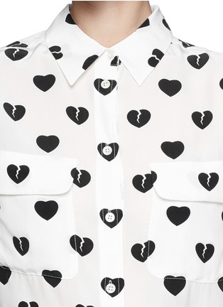 Detail View - Click To Enlarge - EQUIPMENT - 'Signature' heart print silk shirt