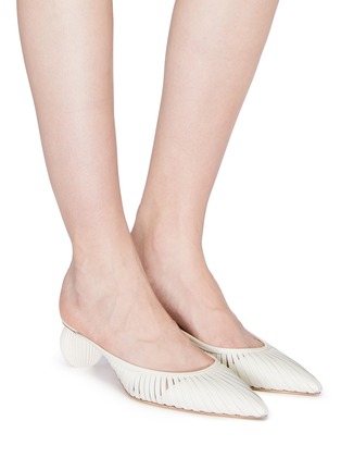 Figure View - Click To Enlarge - CULT GAIA - 'Alia' cylindrical heel cutout leather mules