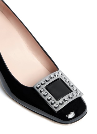 Detail View - Click To Enlarge - STUART WEITZMAN - Wowmid crystal buckle patent leather pumps