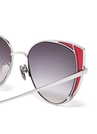 Detail View - Click To Enlarge - LINDA FARROW - 'Des Veoux' contrast corner metal cat eye sunglasses